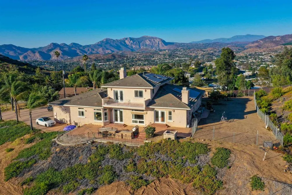 12811 Jackson Hill Dr El Cajon, CA 92021