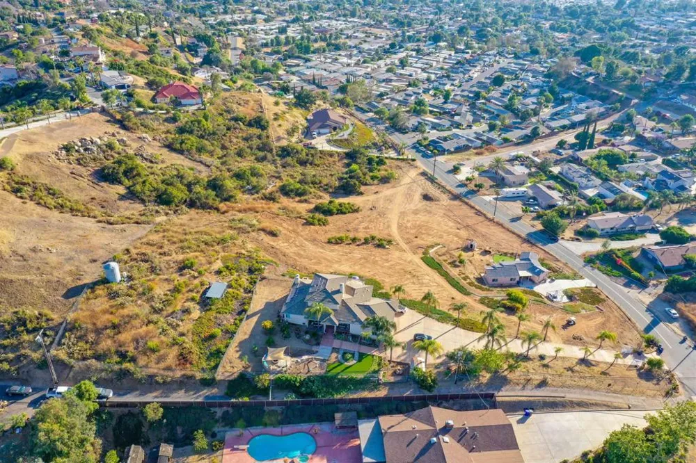 12811 Jackson Hill Dr El Cajon, CA 92021