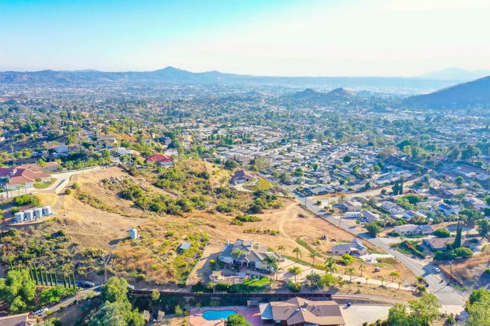 12811 Jackson Hill Dr El Cajon, CA 92021