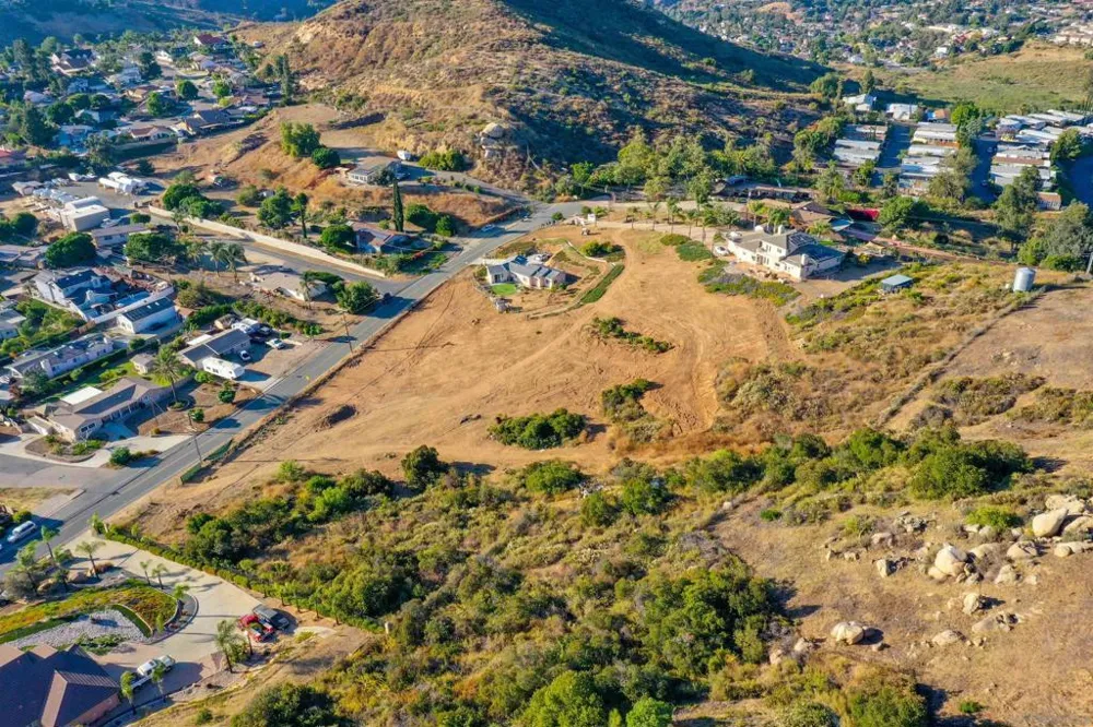 12811 Jackson Hill Dr El Cajon, CA 92021