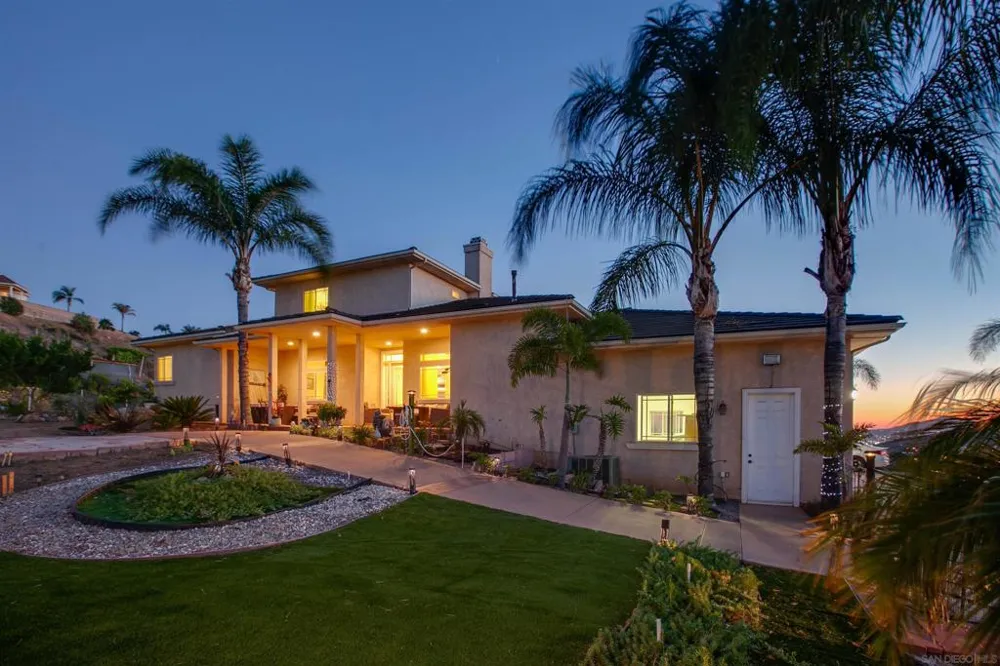 12811 Jackson Hill Dr El Cajon, CA 92021
