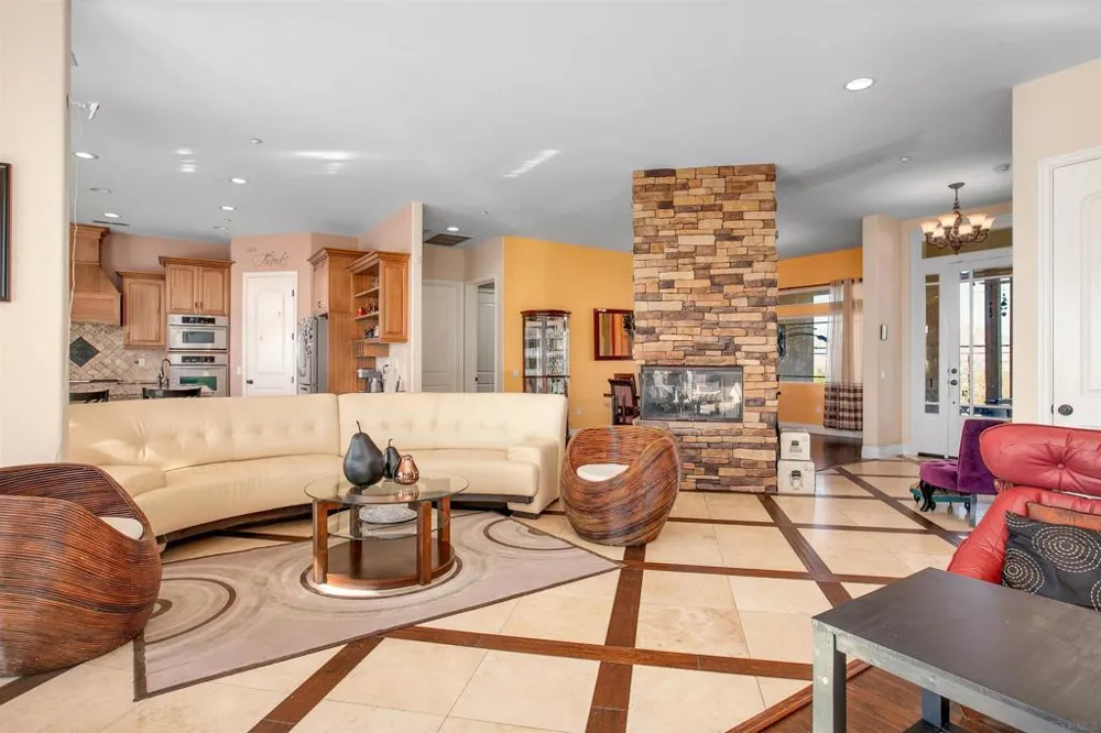 12811 Jackson Hill Dr El Cajon, CA 92021