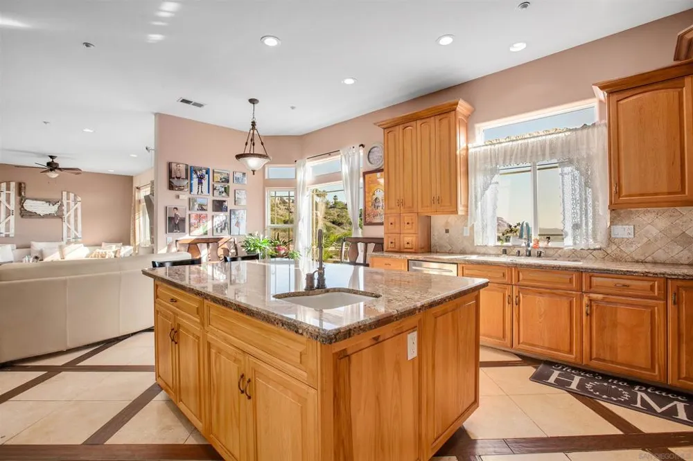 12811 Jackson Hill Dr El Cajon, CA 92021