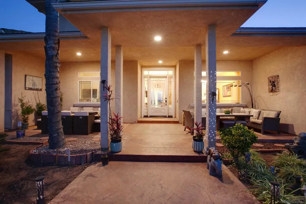 12811 Jackson Hill Dr El Cajon, CA 92021