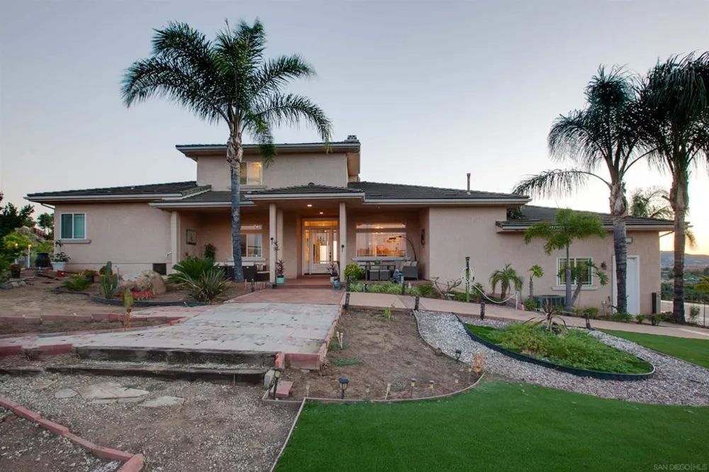 12811 Jackson Hill Dr El Cajon, CA 92021