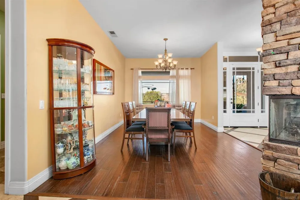 12811 Jackson Hill Dr El Cajon, CA 92021