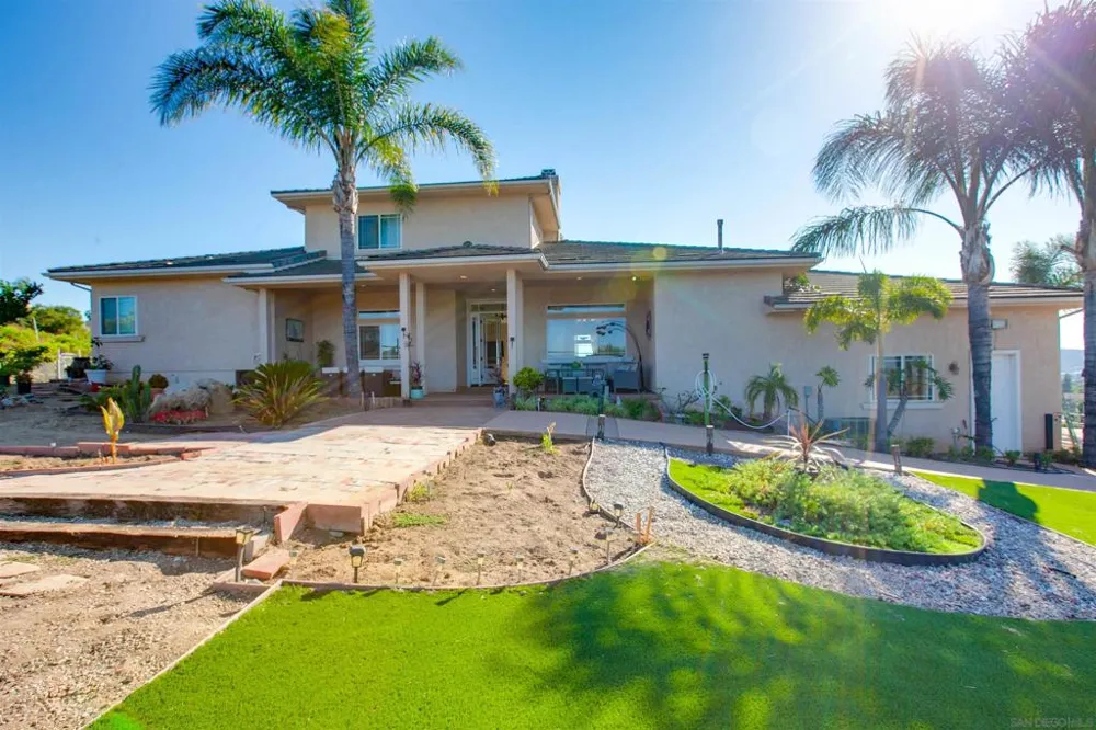 12811 Jackson Hill Dr El Cajon, CA 92021