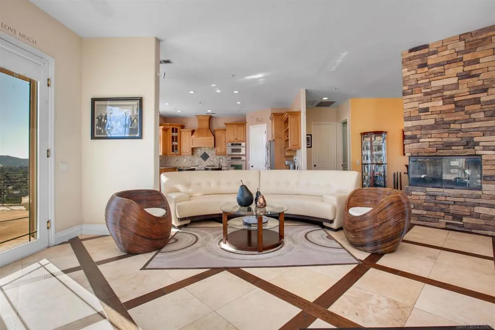 12811 Jackson Hill Dr El Cajon, CA 92021