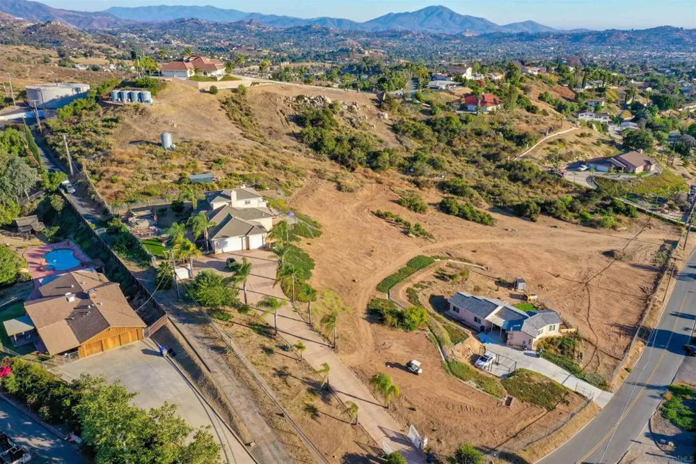 12811 Jackson Hill Dr El Cajon, CA 92021