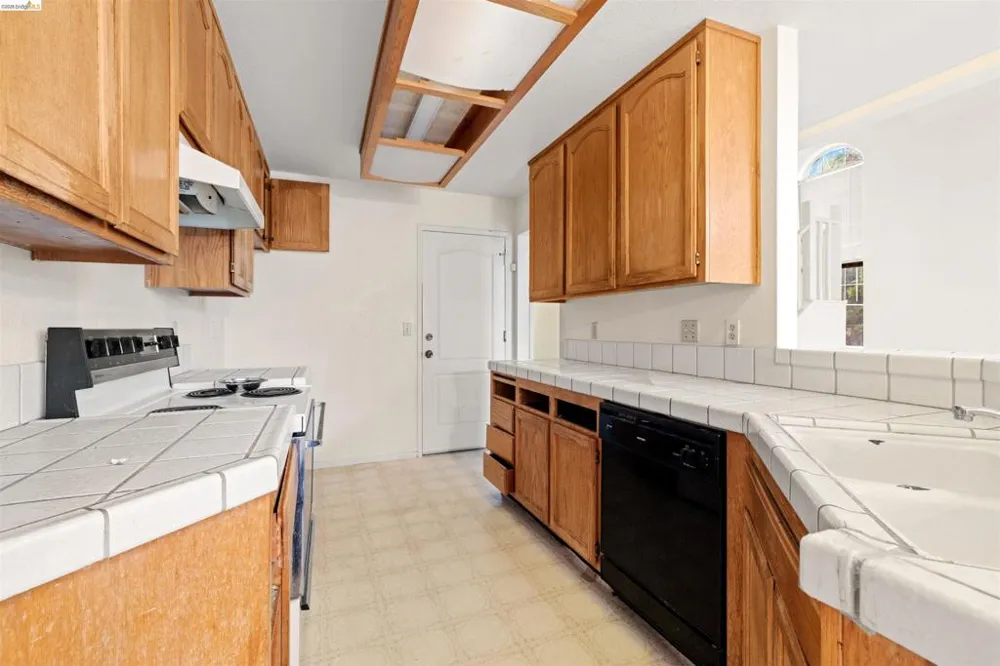 1653 Birdhaven Way Pittsburg, CA 94565