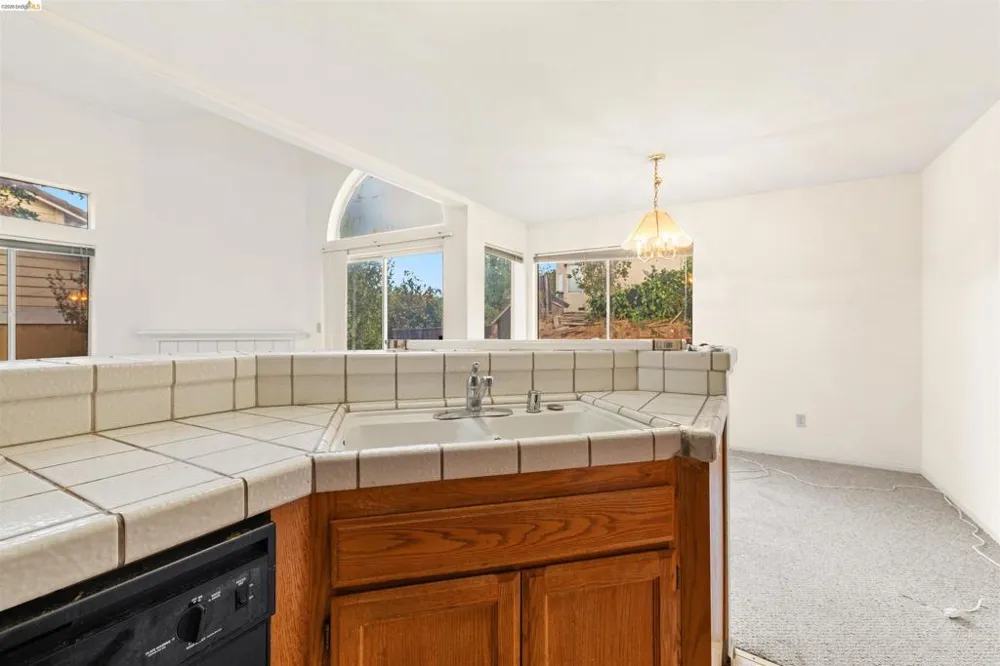 1653 Birdhaven Way Pittsburg, CA 94565