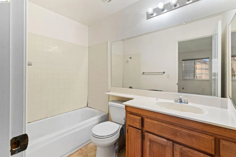 1653 Birdhaven Way Pittsburg, CA 94565