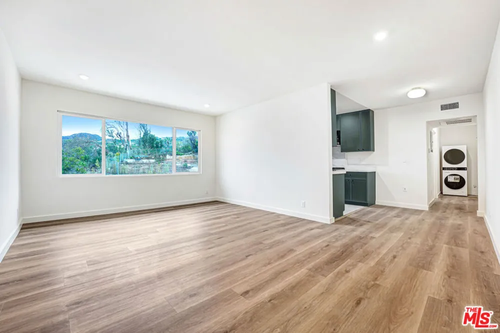 16185 W Sunset Blvd #9 Pacific Palisades, CA 90272