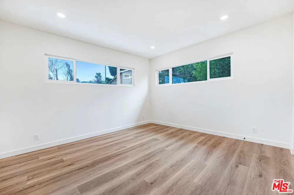 16185 W Sunset Blvd #9 Pacific Palisades, CA 90272