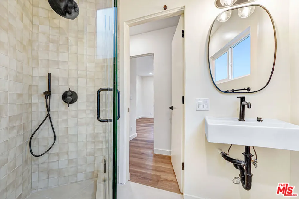 16185 W Sunset Blvd #9 Pacific Palisades, CA 90272