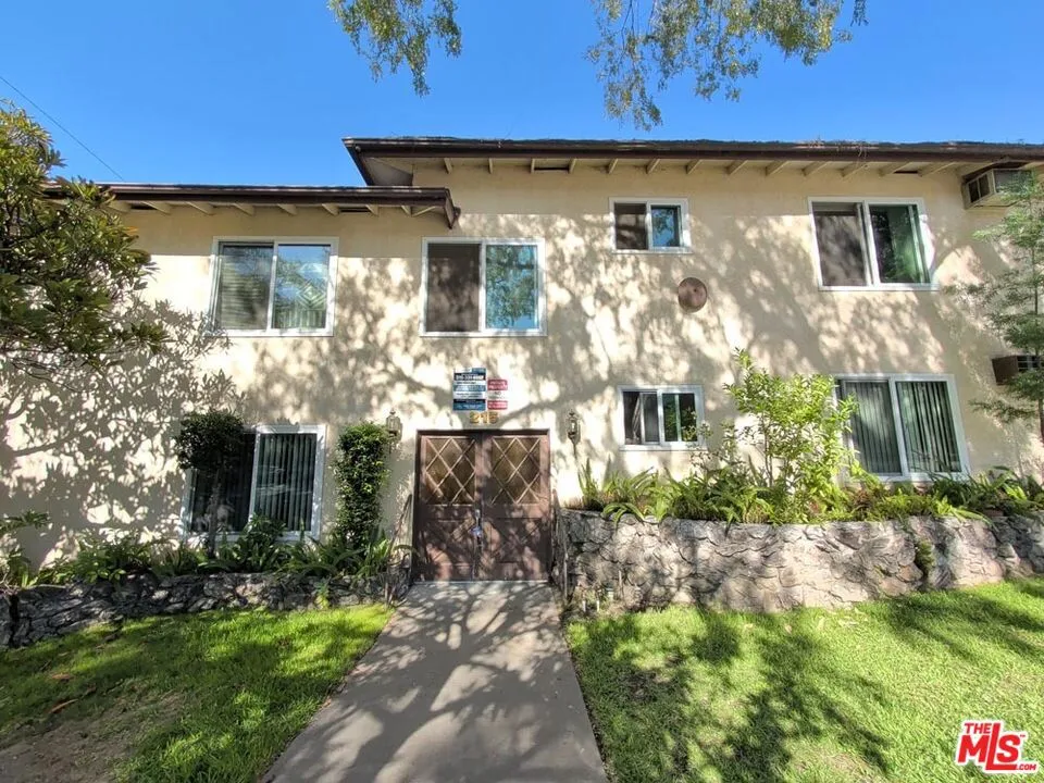 215 Myrtle Avenue #A Monrovia, CA 91016