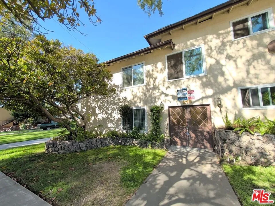 215 Myrtle Avenue #A Monrovia, CA 91016