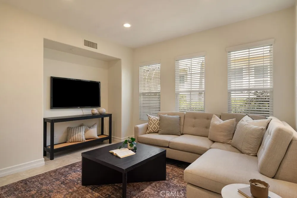 20 Orange Blossom Circle Ladera Ranch, CA 92694