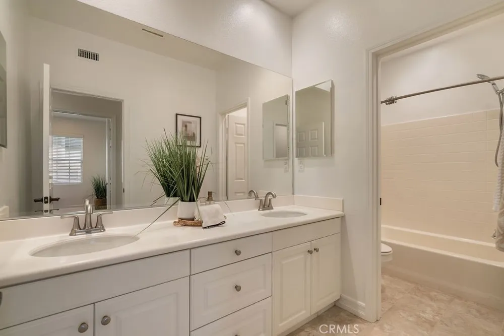 20 Orange Blossom Circle Ladera Ranch, CA 92694