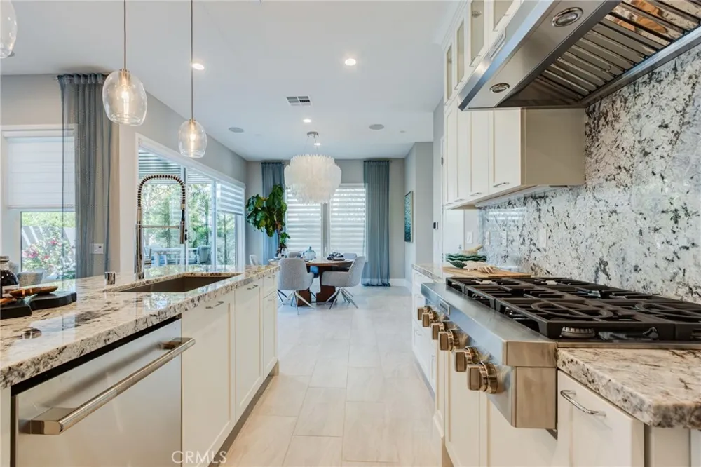 141 Parkland Lake Forest, CA 92630