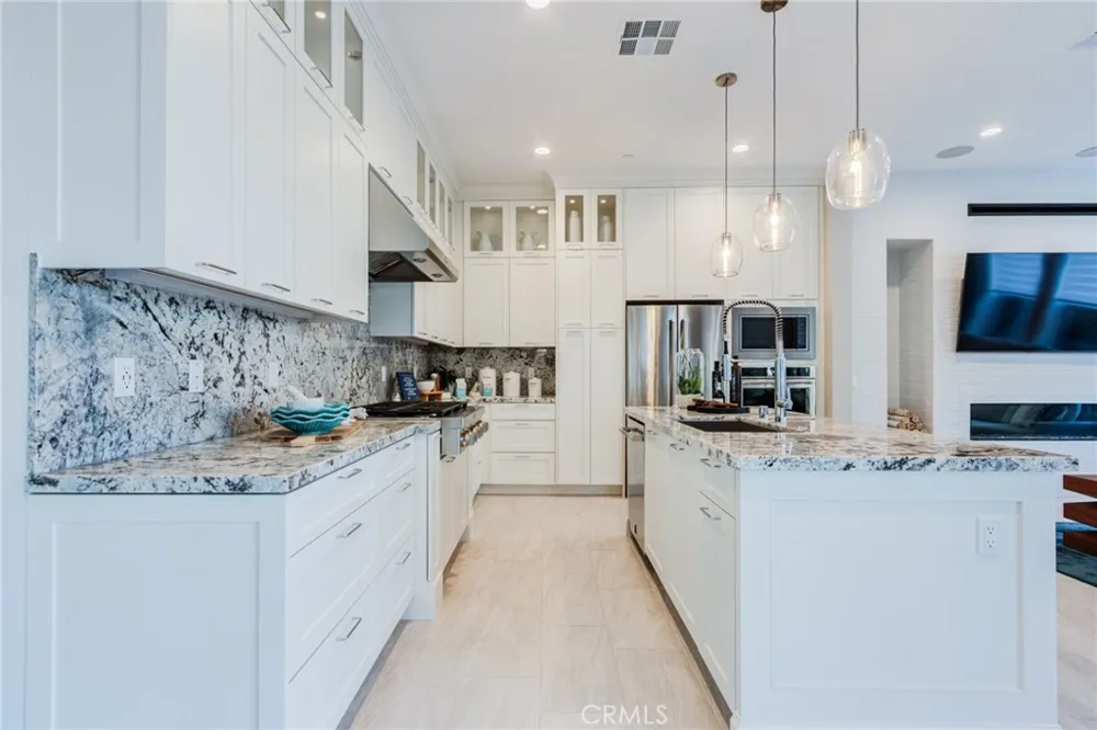 141 Parkland Lake Forest, CA 92630