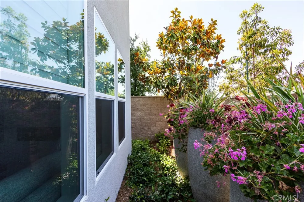 141 Parkland Lake Forest, CA 92630