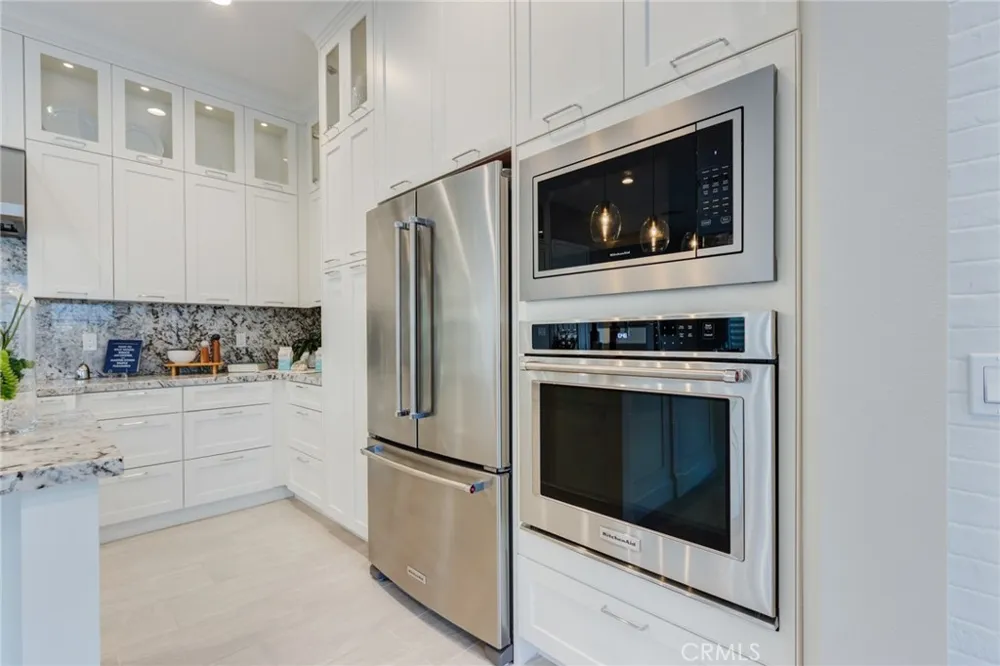 141 Parkland Lake Forest, CA 92630