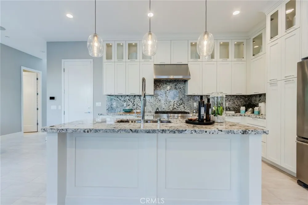 141 Parkland Lake Forest, CA 92630