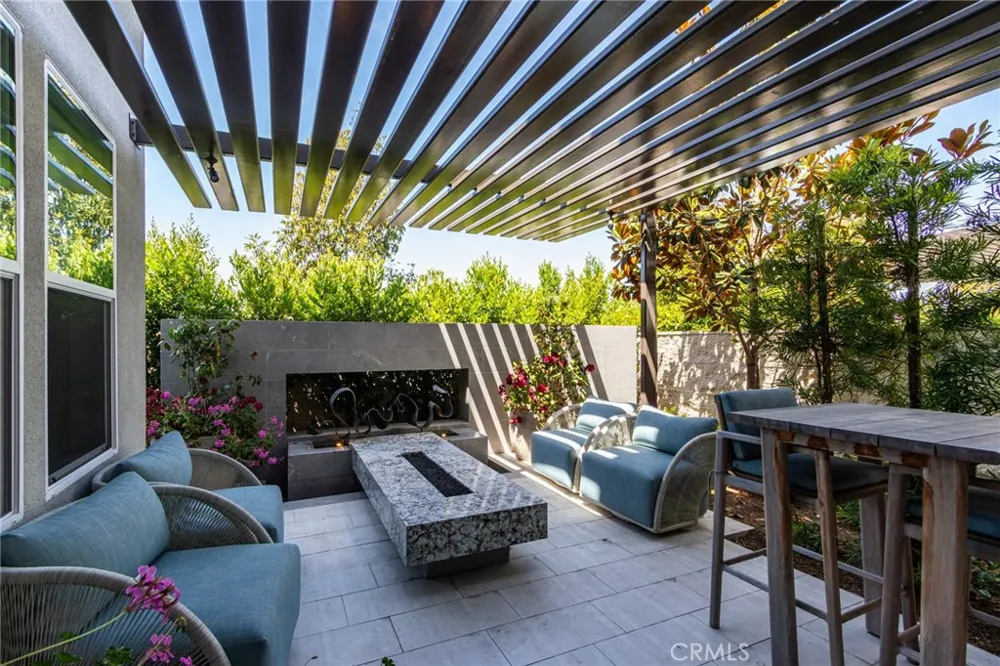 141 Parkland Lake Forest, CA 92630