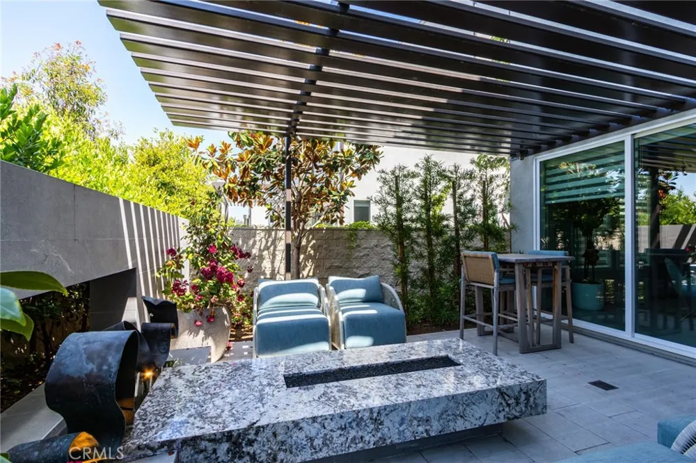 141 Parkland Lake Forest, CA 92630