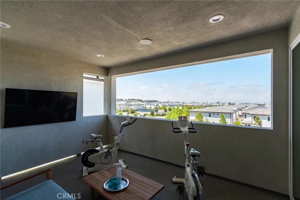 141 Parkland Lake Forest, CA 92630