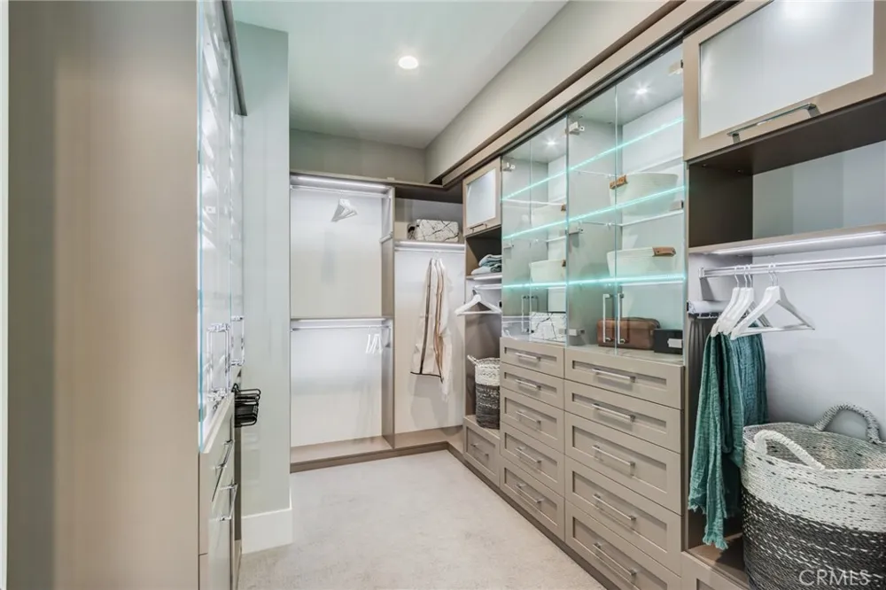 141 Parkland Lake Forest, CA 92630