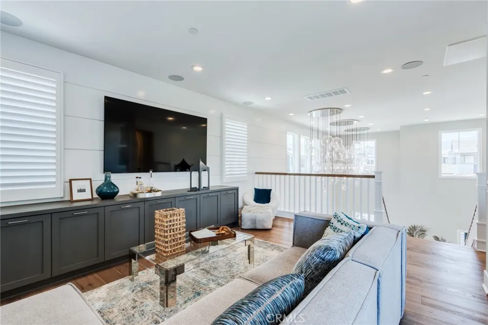 141 Parkland Lake Forest, CA 92630