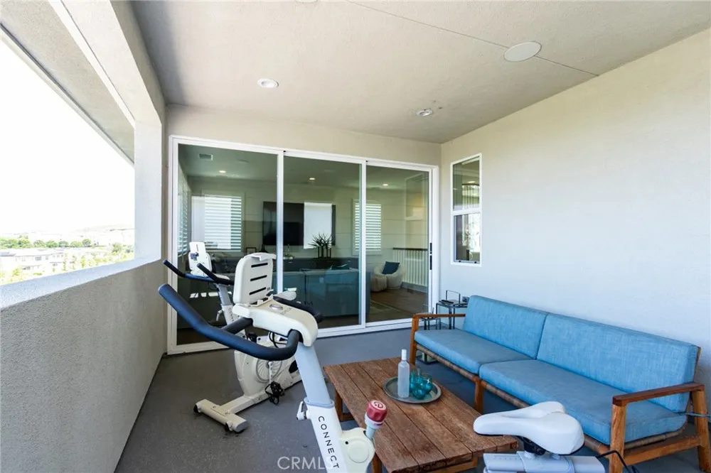 141 Parkland Lake Forest, CA 92630