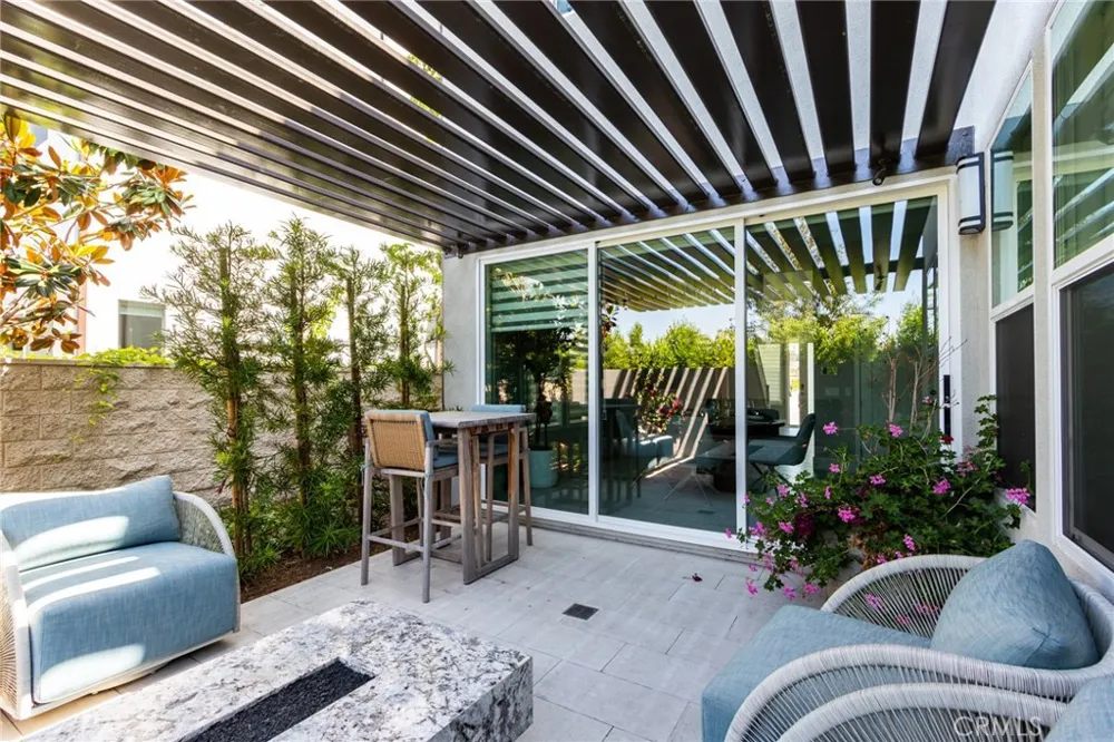 141 Parkland Lake Forest, CA 92630