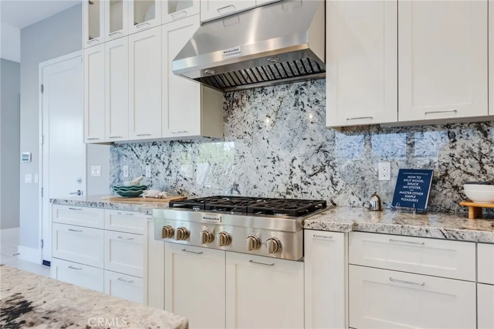 141 Parkland Lake Forest, CA 92630