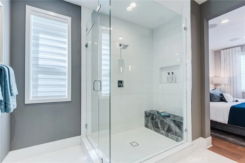 141 Parkland Lake Forest, CA 92630