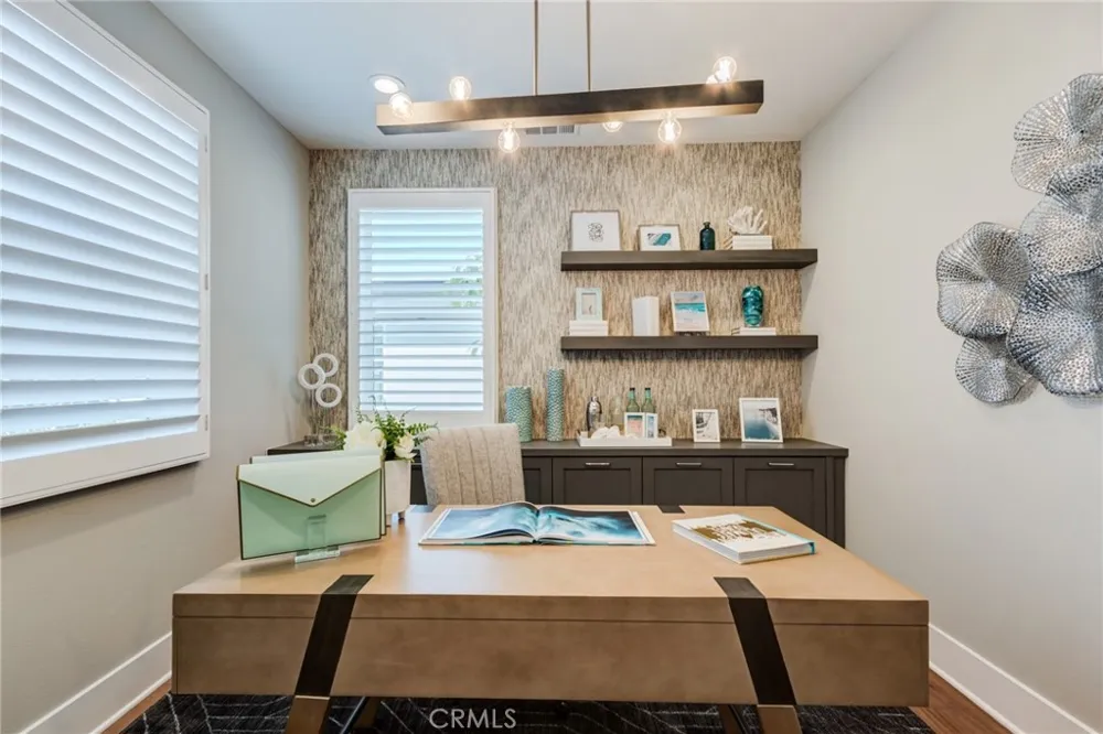 141 Parkland Lake Forest, CA 92630