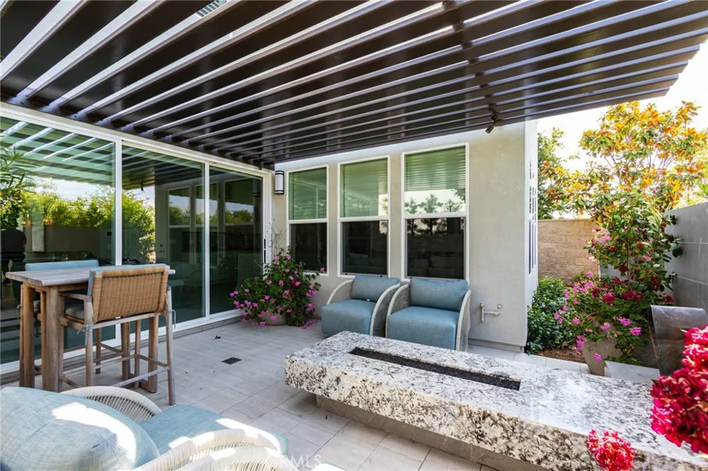 141 Parkland Lake Forest, CA 92630