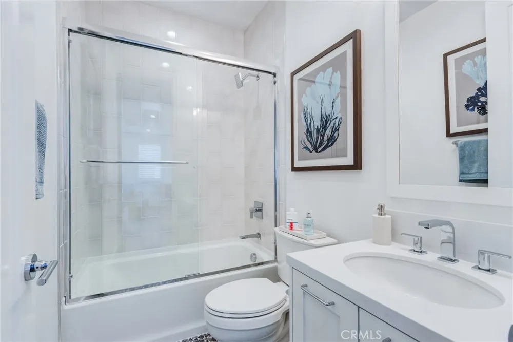 141 Parkland Lake Forest, CA 92630
