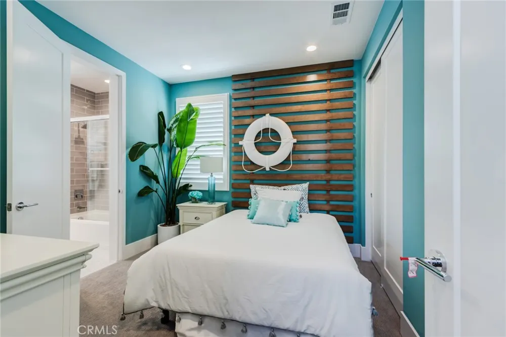 141 Parkland Lake Forest, CA 92630