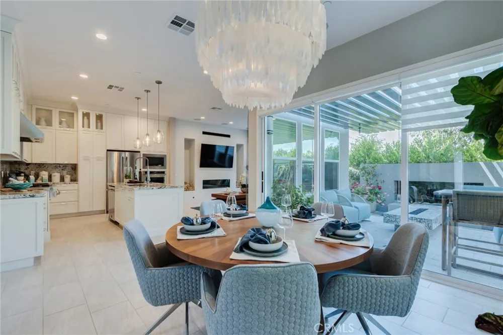 141 Parkland Lake Forest, CA 92630