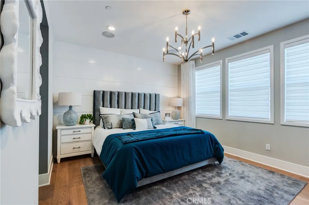 141 Parkland Lake Forest, CA 92630