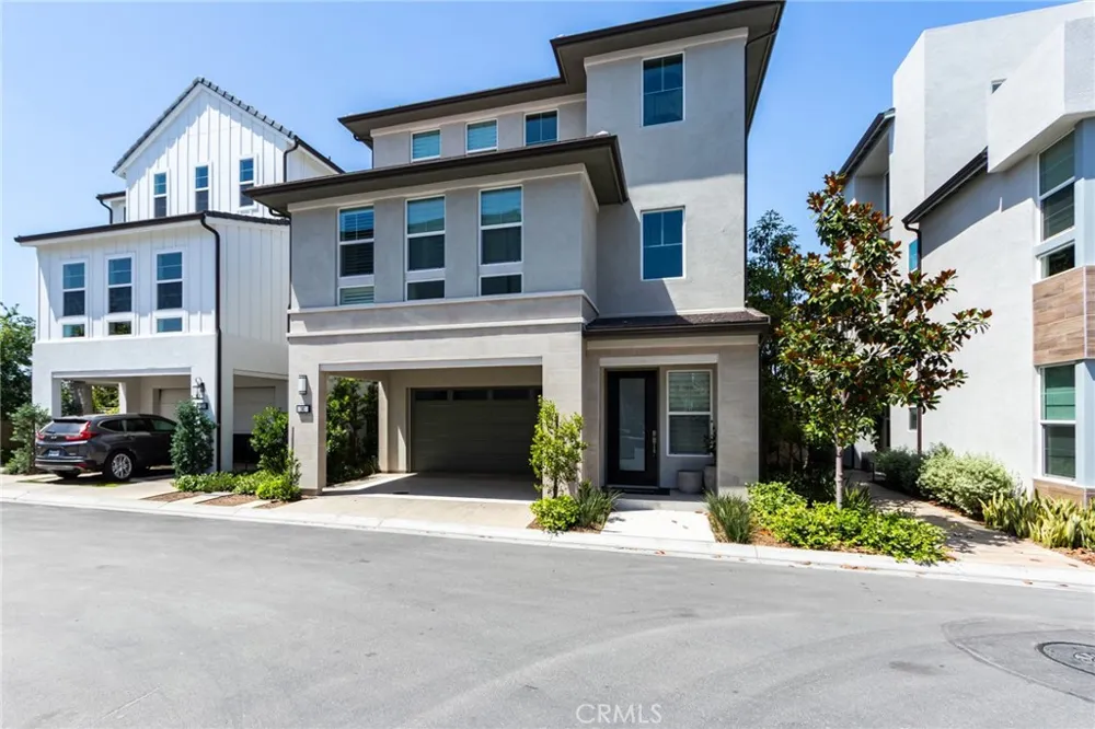 141 Parkland Lake Forest, CA 92630