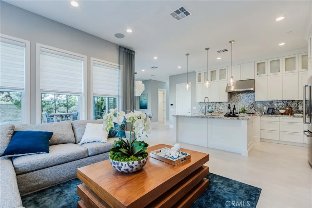 141 Parkland Lake Forest, CA 92630