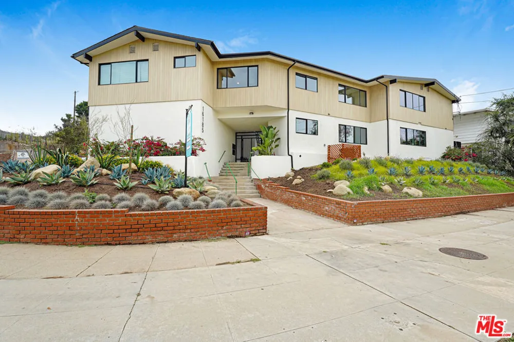 16185 W Sunset Blvd #8 Pacific Palisades, CA 90272