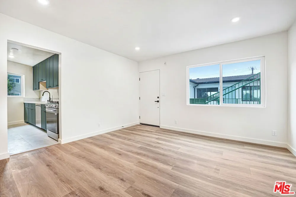 16185 W Sunset Blvd #8 Pacific Palisades, CA 90272