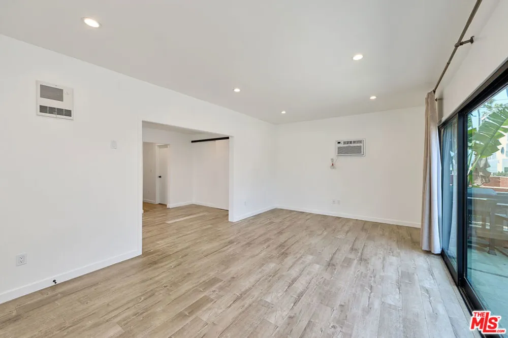 18 24th Avenue Venice, CA 90291