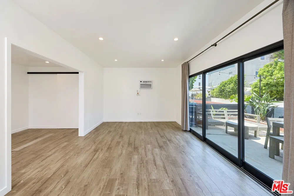 18 24th Avenue Venice, CA 90291