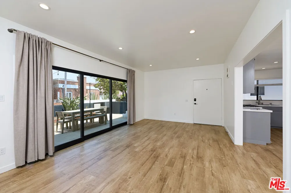 18 24th Avenue Venice, CA 90291